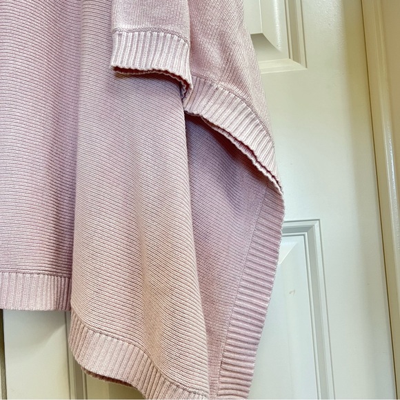 Lululemon Divinity Poncho in Pink, One Size - Picture 3 of 8